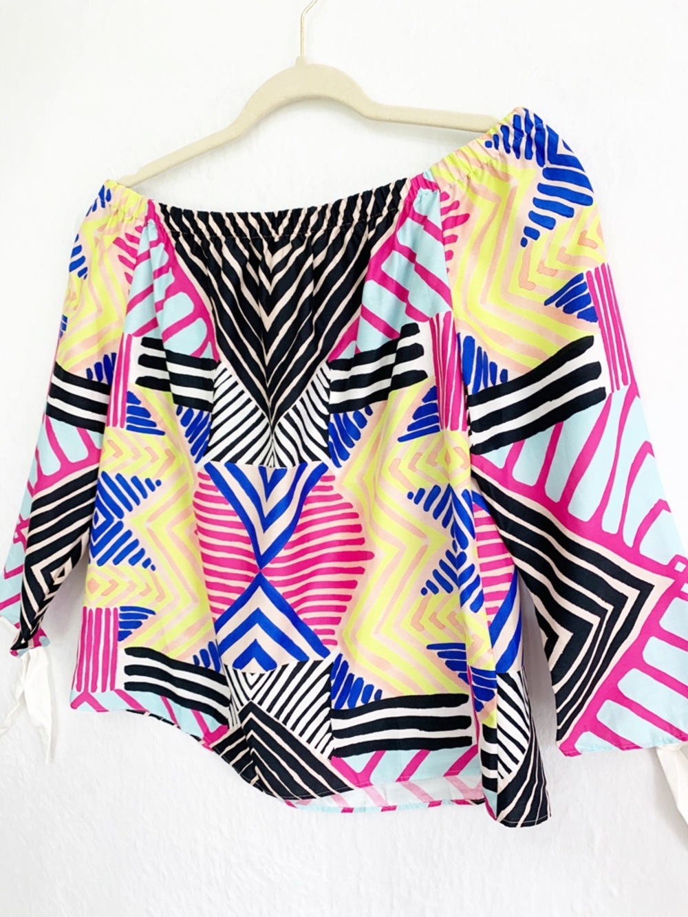 Marie Oliver Bold Abstract Off-The-Shoulder 3/4 Sleeve Top Sz XS - Picture 2 of 12